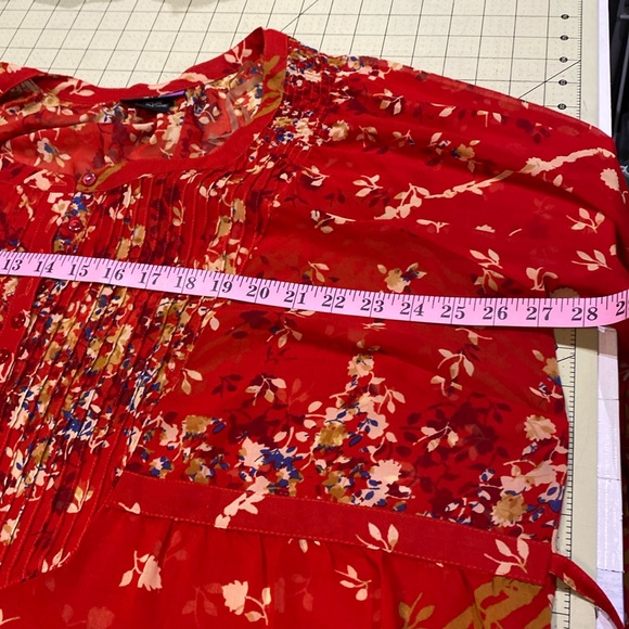 Floral Top with Long Sleeves - Picture 7 of 9